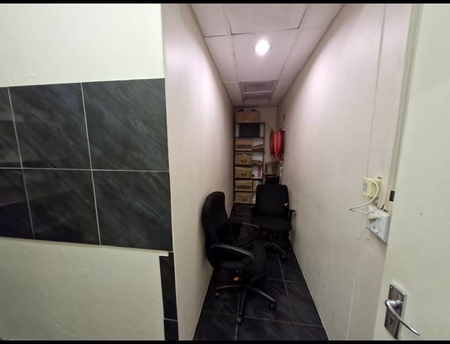 110M² RETAIL TO LET IN BARDENE